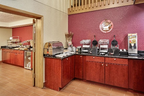 AmericInn by Wyndham Burlington image 4